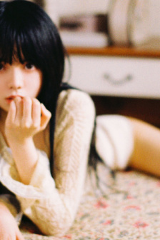 美女放屁